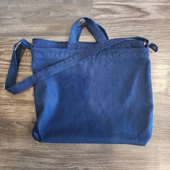 BAGGU Handbags - Baggu Horizontal Zip Top Duck Bag in Navy
